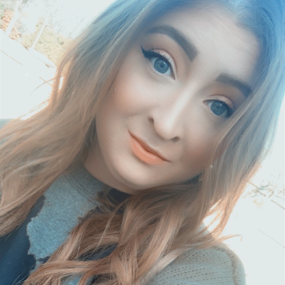 Meet your Posher, Devyn